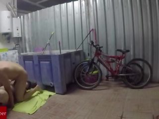 Engrasando 啦 bicicleta y 埃尔 coño 德 啦 gorda grabado con cámara oculta gui030